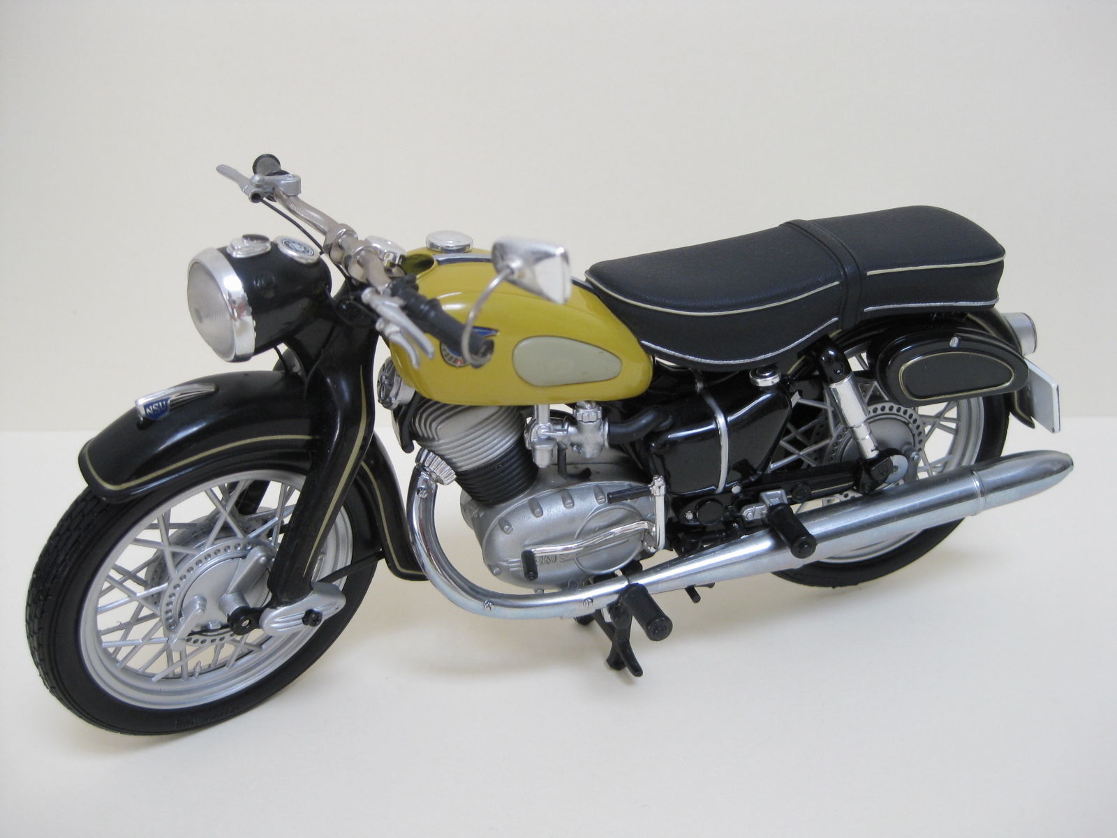 Motorrad-Modell - 1001Hobbies, der Spezialist für Motorrad-Modelle